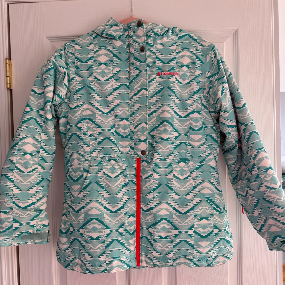 NWOT Columbia Aqua and White Geometric Ski/ Snow Jacket